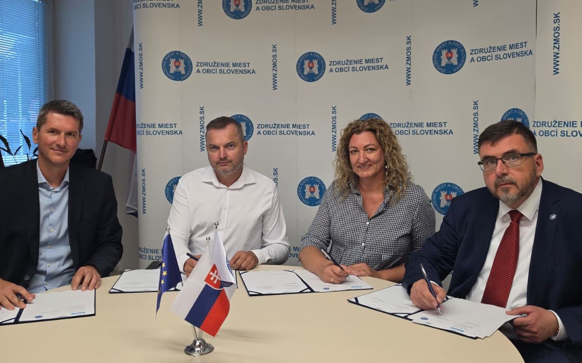 Spoločný krok pre udržateľnú budúcnosť: KC OBALY a ZMOS podpísali Memorandum o spolupráci