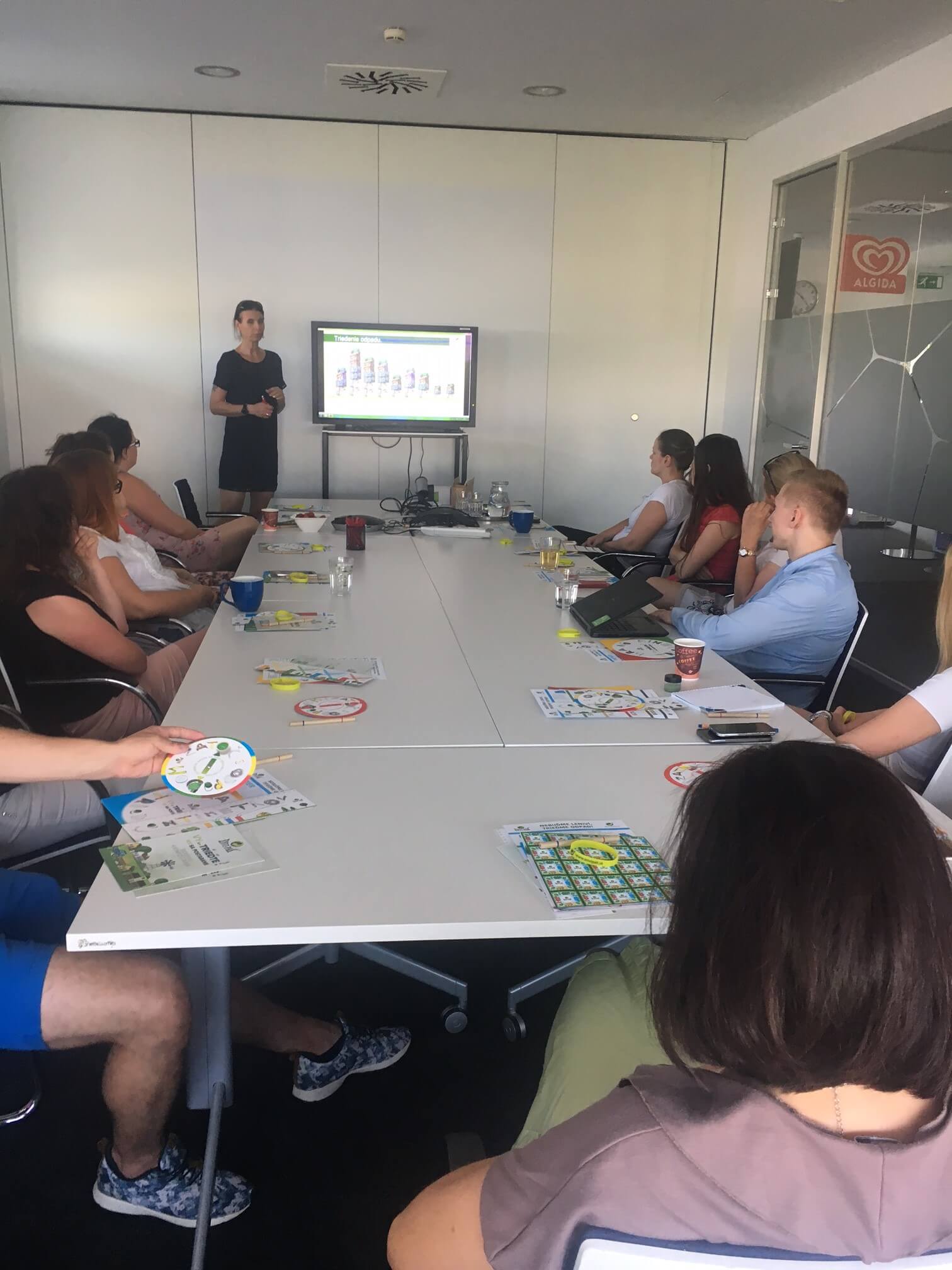 Zamestnanci Unileveru sa chceli dozvedieť viac o triedení odpadu, prizvali si na to ENVI - PAK