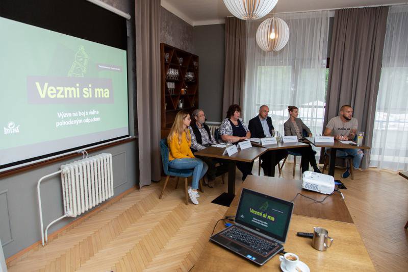 Vezmi si ma! ENVI - PAK vyzýva na boj proti voľne pohodenému odpadu