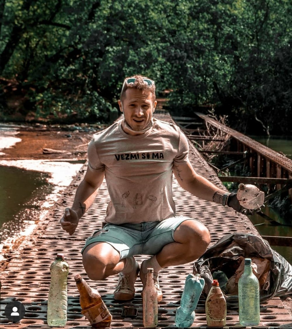 Známe tváre sa pridali k výzve ENVI - PAK a na Deň Zeme zbierali odpadky